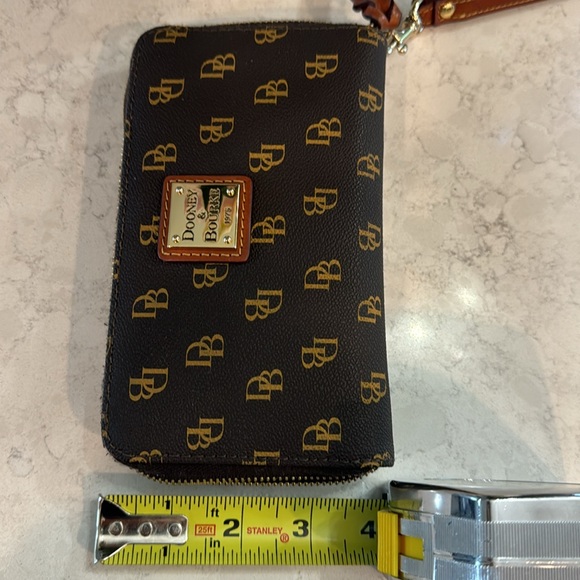 Dooney & Burke Blakely large zip around wristlet - Picture 5 of 5